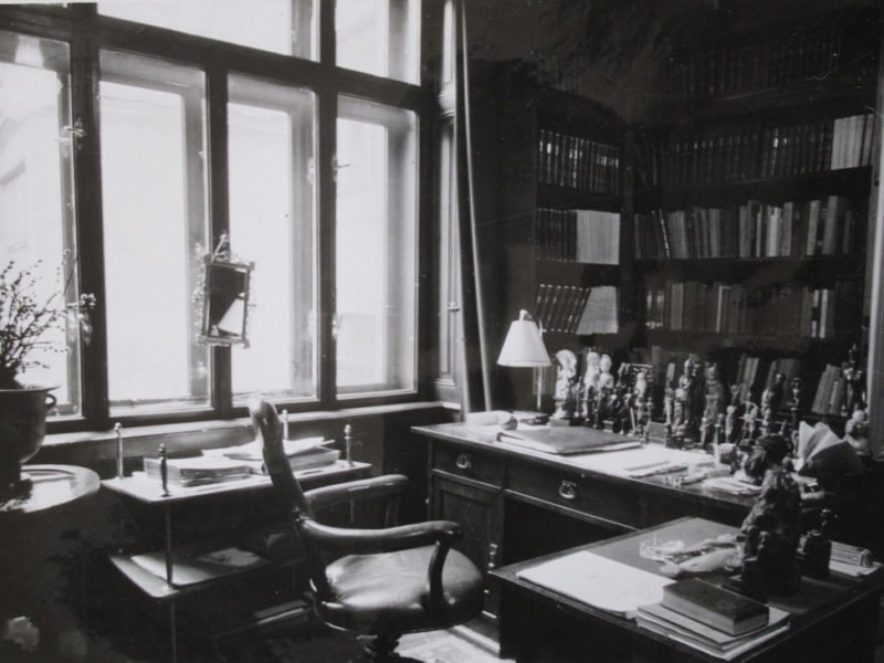 Sigmund Freud’s study in Berggasse 19, Vienna, 1938 © Freud Museum London