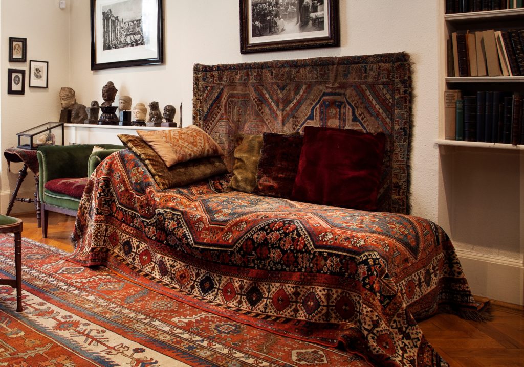 Sigmund Freud's Famous Psychoanalytic Couch - Freud Museum London