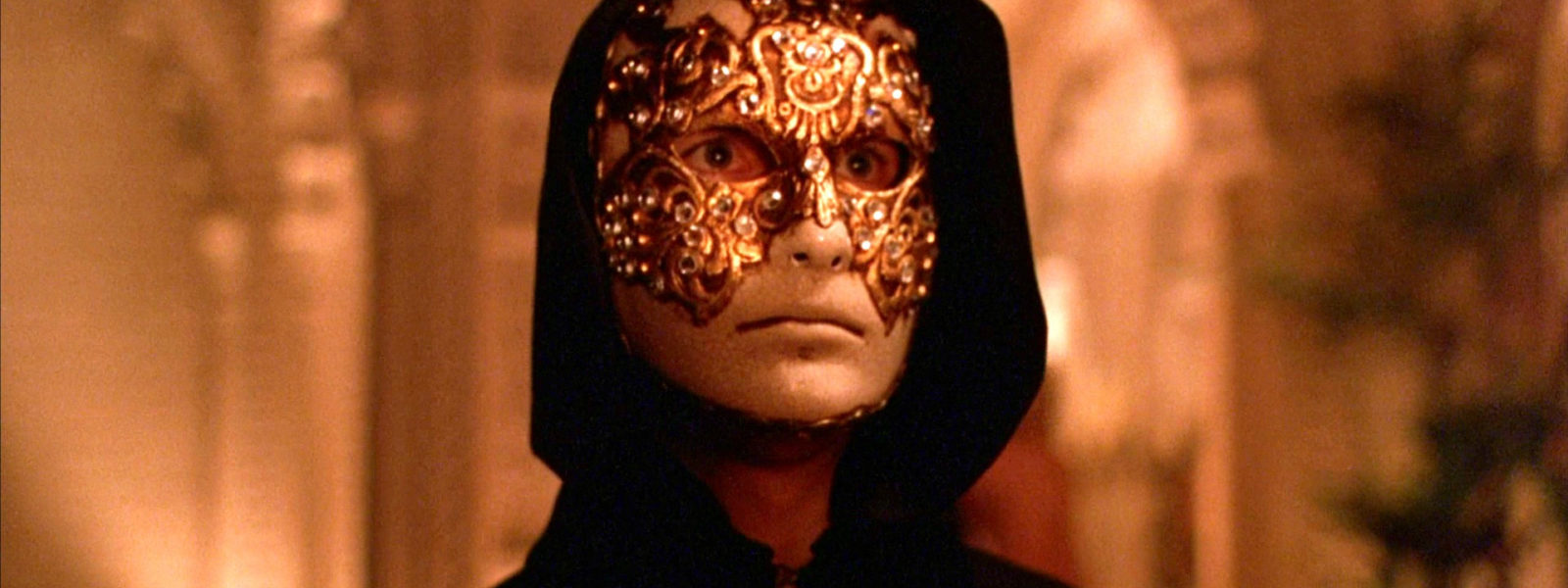 Tom Cruise in mask in Kubrick, Eyes Wide Shut, 1999,