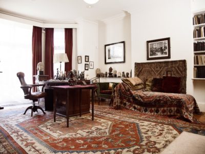 What to see at the Freud Museum - Study, desk and couch