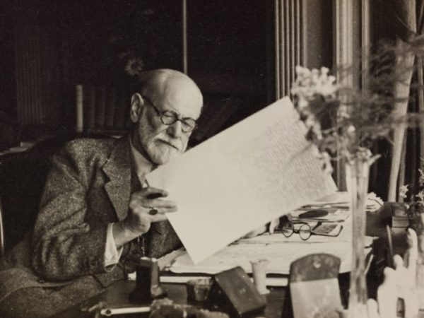 INTRODUCING FREUD (4): Aims and Principles of Psychoanalytic Psychotherapy