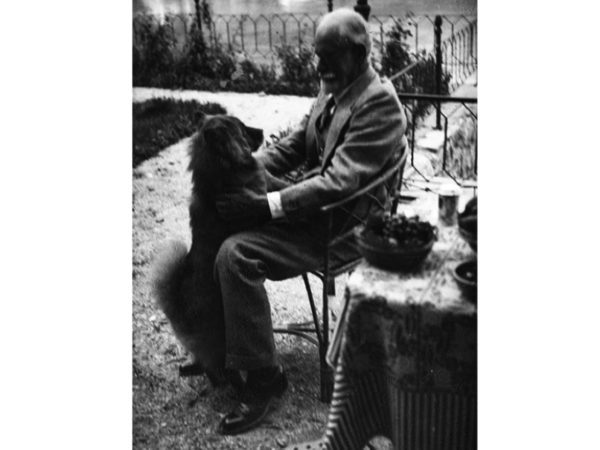 Freud with his chow Jofi – Photo Print