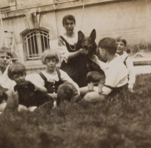 Anna Freud with children and dog