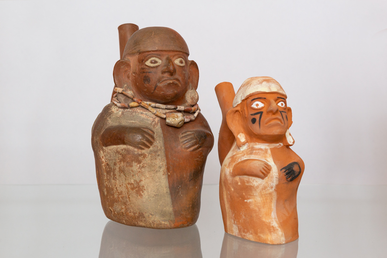 Sigmund Freud’s Peruvian Vessel with Martha’s Replica. Photo by Adriana Cudo